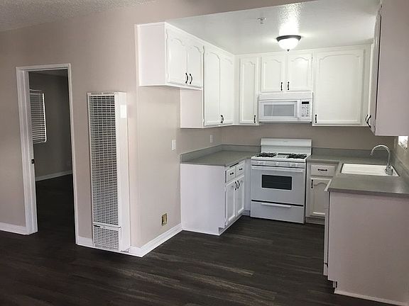 2nd image of 11449 Menlo Ave