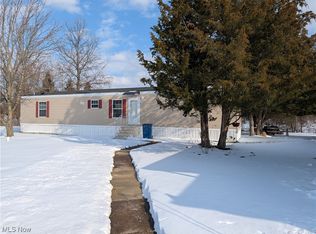 235 Chaucer Ct, Elyria, OH 44035