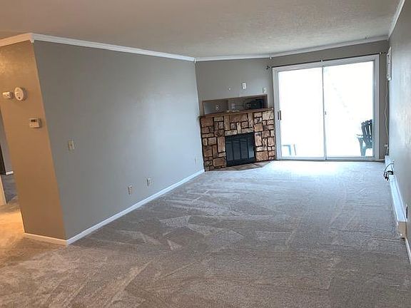 3rd image of 14182 Pennock Ave APT 214
