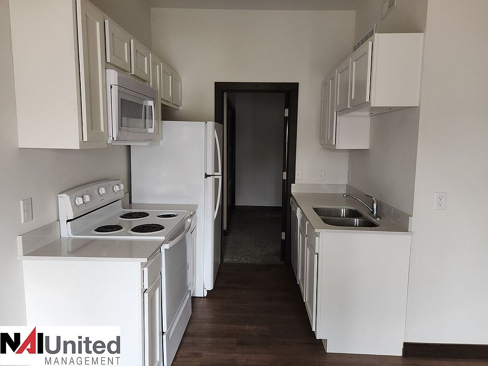 2nd image of 809 E 7th St #3