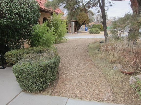 3rd image of 1615 Solano Dr NE