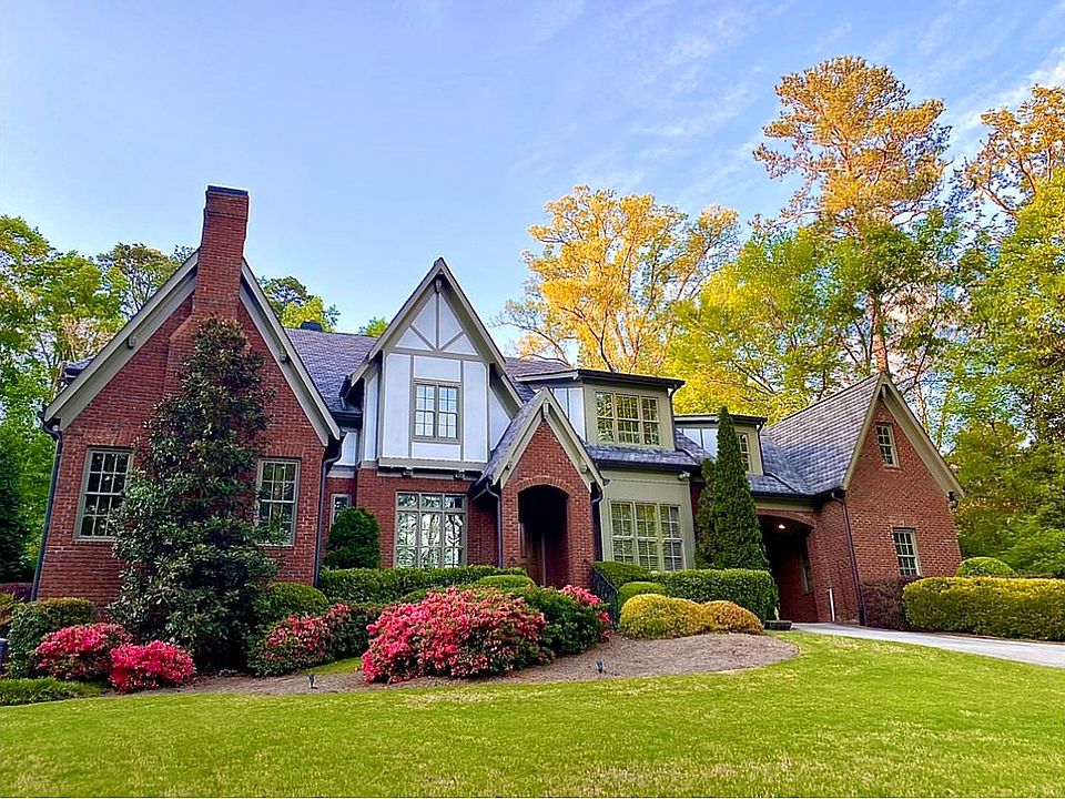 Executive Tudor in Buckhead!