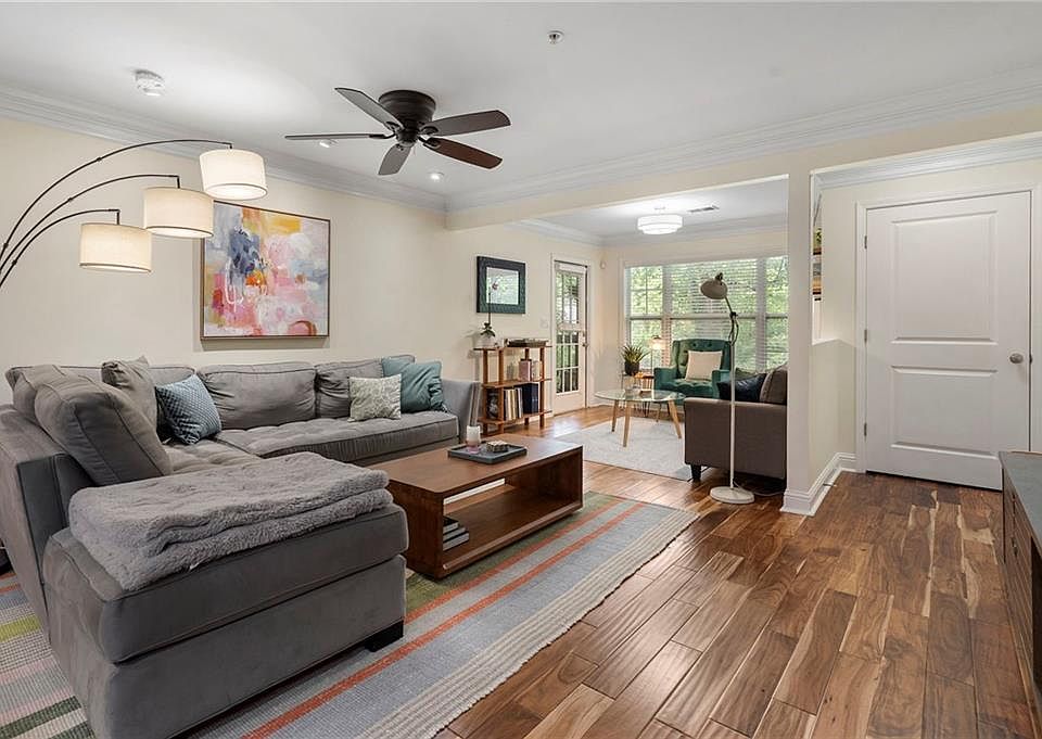1st image of 608 Madison Ln SE #608