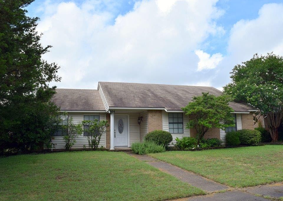 1st image of 506 Willow Oak St