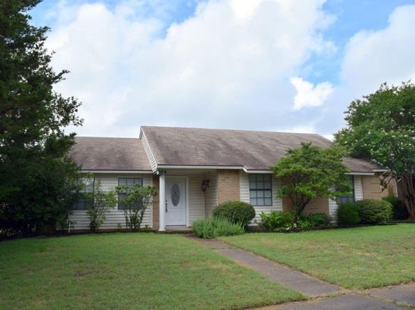 506 Willow Oak St
