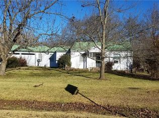 410 W Crockett St, Wolfe City, TX 75496