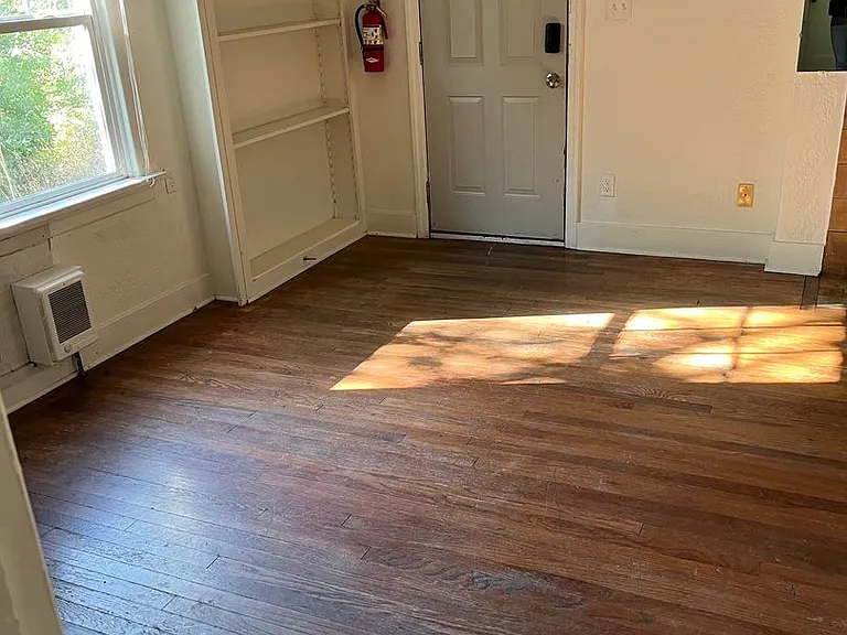 480 NE Maiden Ln — Photo 6