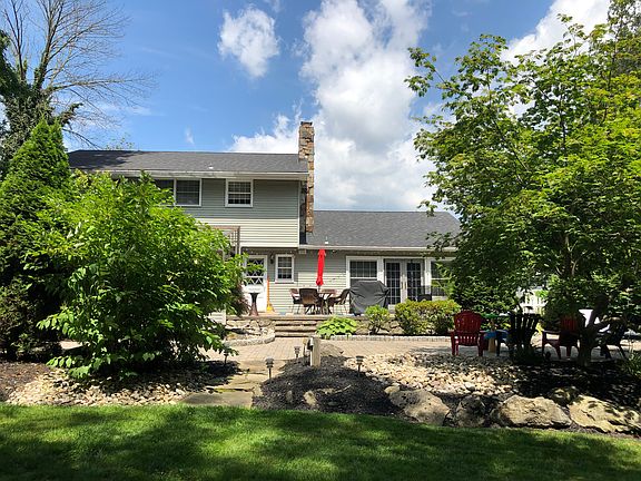 5th image of 26 Applewood Dr