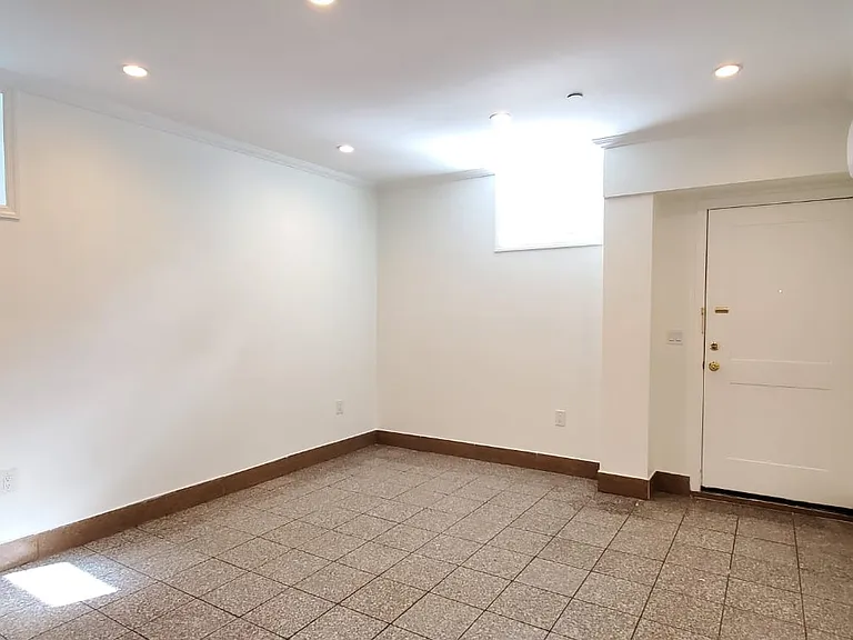 377 Danforth Ave #9E — Photo 5