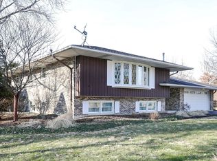 15322 W Fair Ln, Libertyville, IL 60048