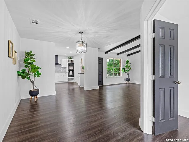 3 bed, 2.0 bath, 1584 sqft, $1,850 — Photo 4