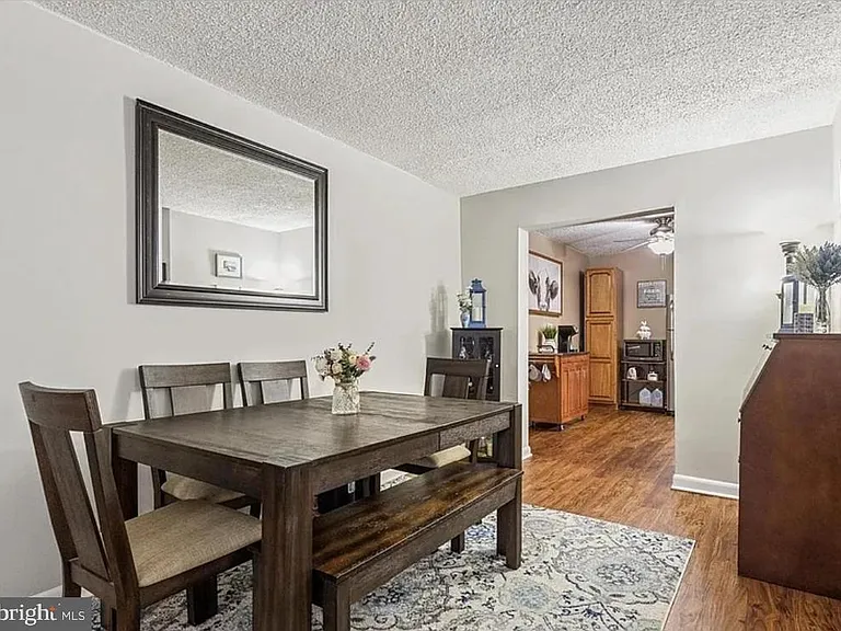 400 Glendale Rd #B-13 — Photo 9