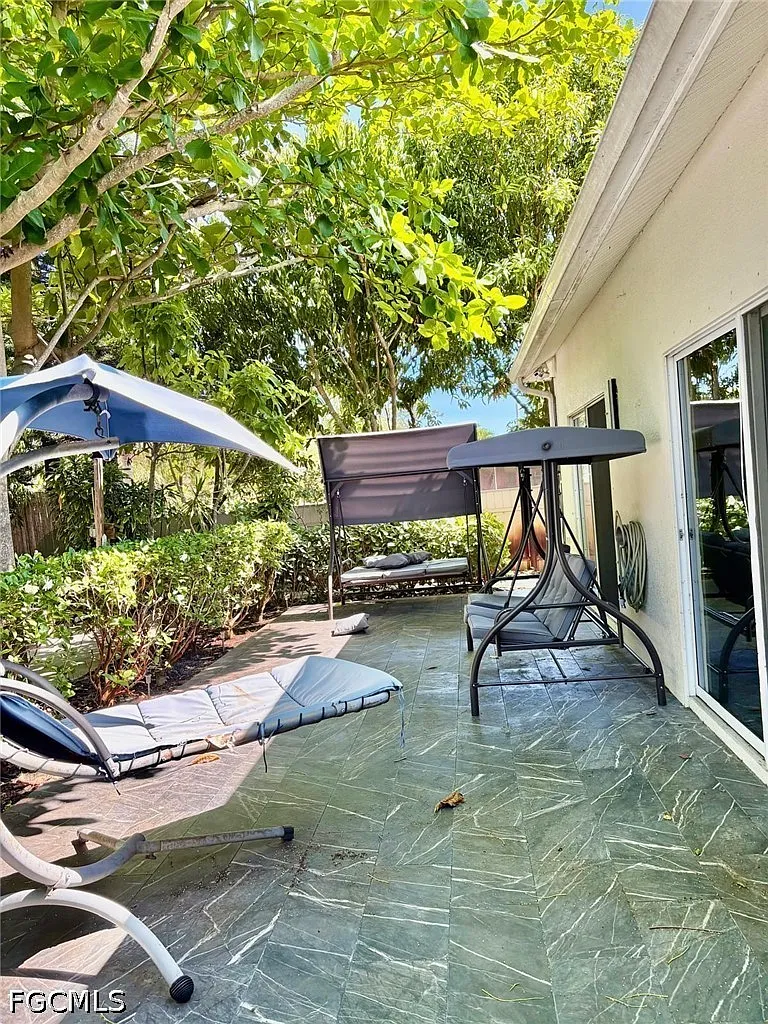 3 bed, 3.0 bath, 2425 sqft, $5,500 — Photo 3