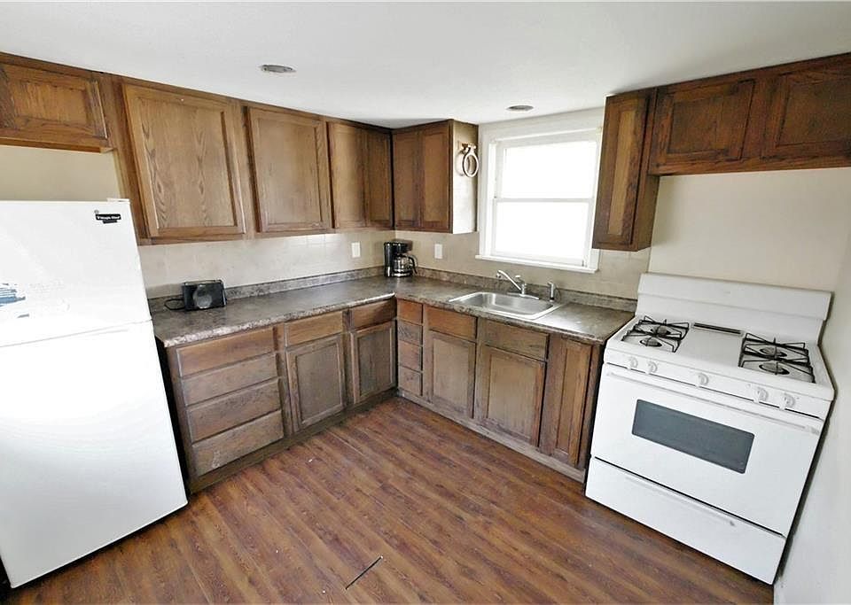 2nd image of 1419 Laredo St APT 9