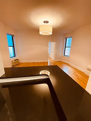 Rented by Metropolis Real Estate of Manhattan | media 11