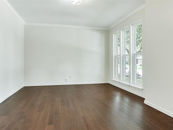 5th image of 2150 Crestlake Dr