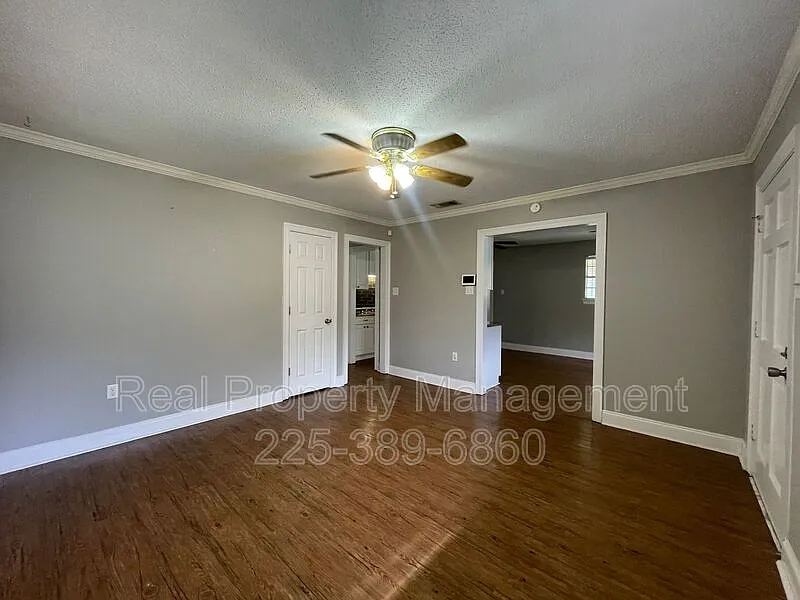 3 bed, 2.0 bath, 1362 sqft, $1,750 — Photo 3