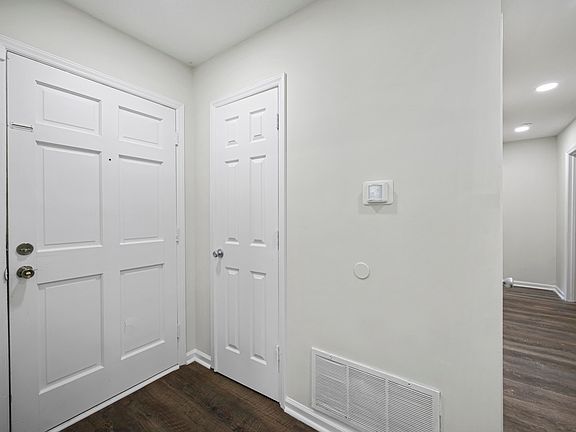 3rd image of 607 Chandler Rd