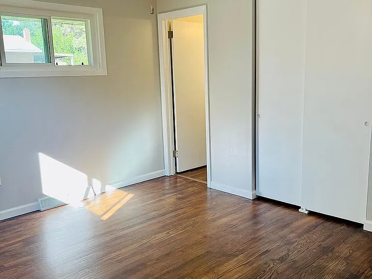 102 Wesley Dr — Photo 9