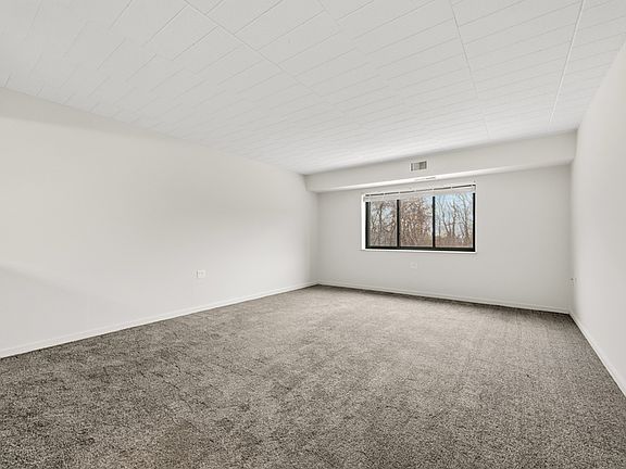 4th image of 100 Bryn Mawr Ct APT 203