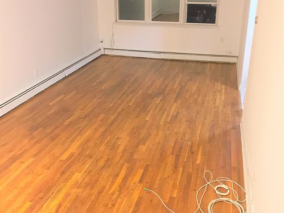 4th image of 2140 E 70th St APT 2