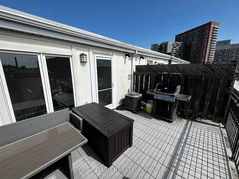 10 Laidlaw St #722 — Photo 7