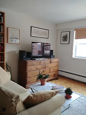 Sold by R New York | media 3