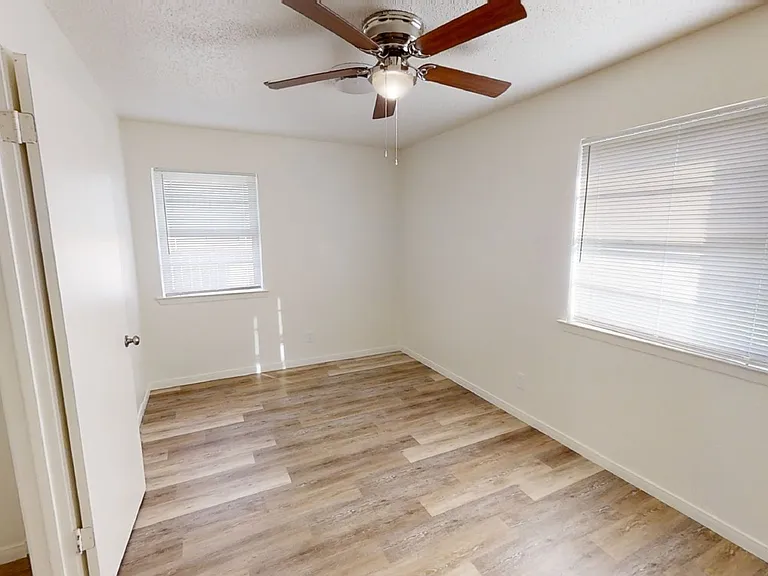 1505 Daude Ave — Photo 9