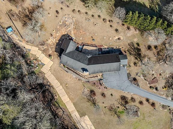 4th image of 3717 NC Highway 141