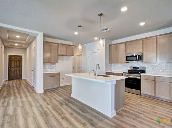 989 Gray Cloud Dr, New Braunfels, TX 78130