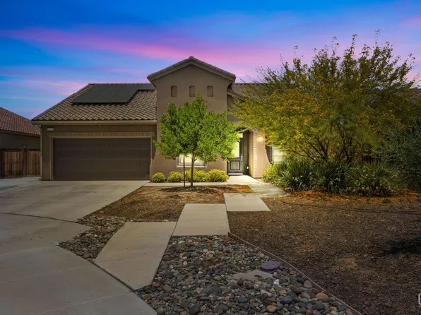 9230 Oak Garden Ln, Shafter, CA 93263