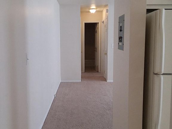 4th image of 1 On The Grn APT 4