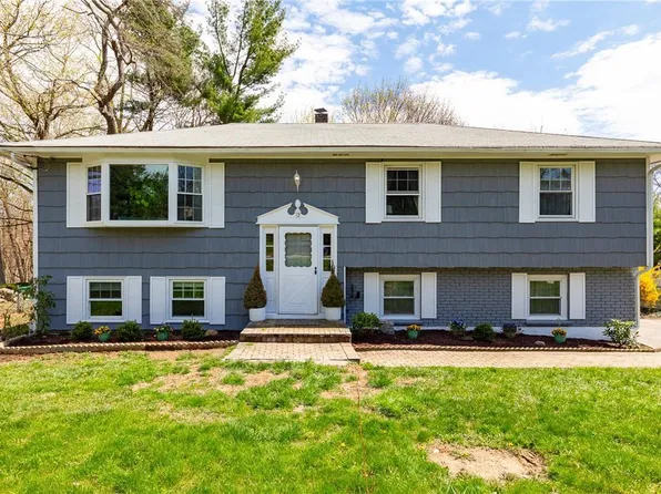 12 N Ross Drive, Yorktown Heights, NY 10598