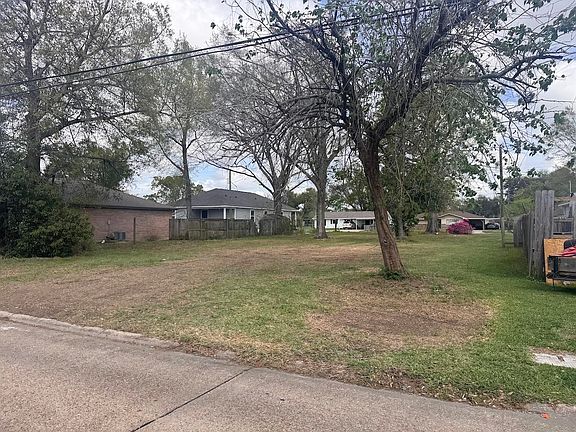 2nd image of 3906 Swanee St