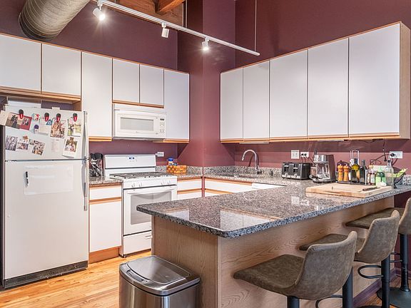 3rd image of 1017 W Washington Blvd Unit 3E