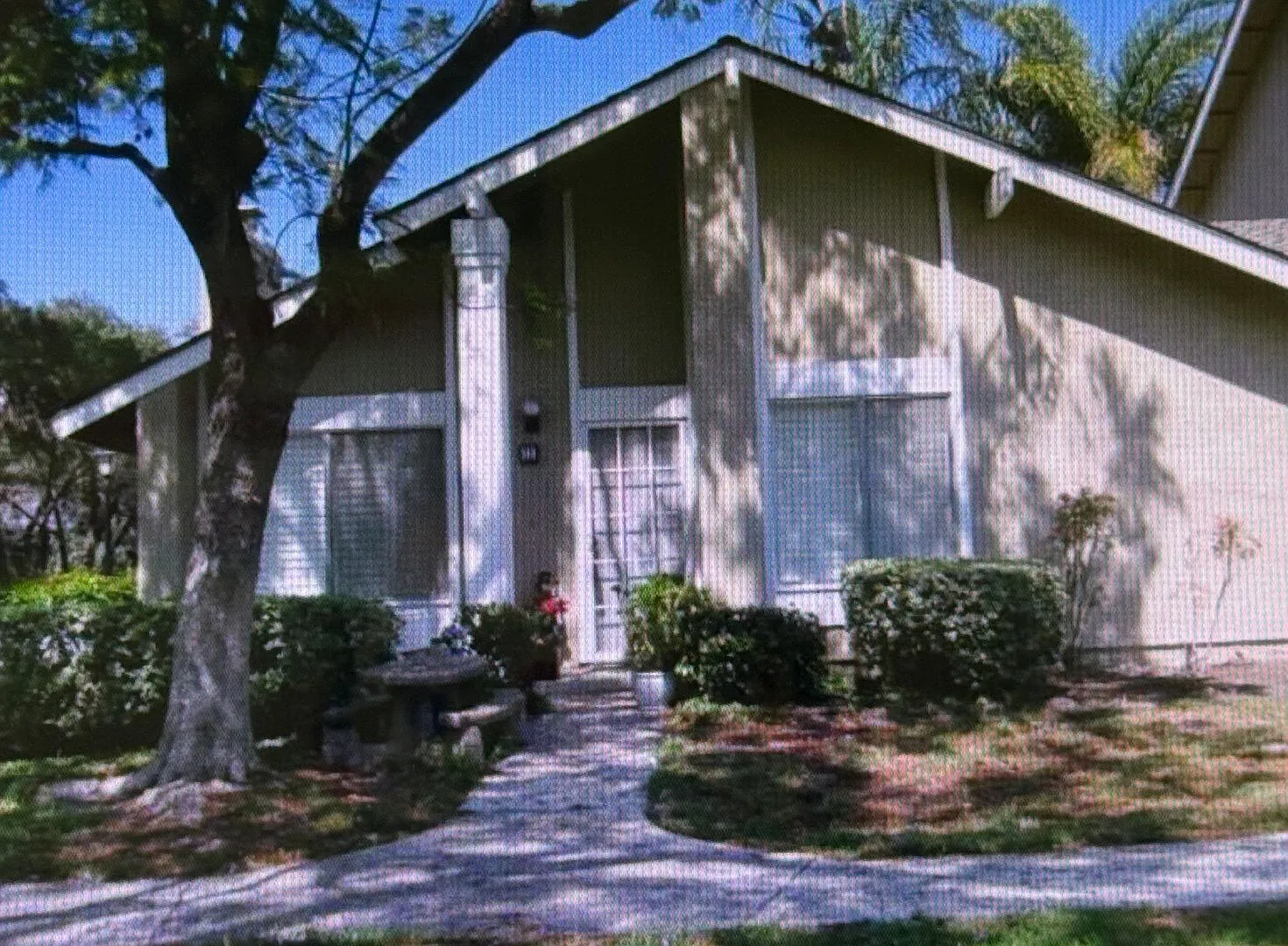 Single Story 3 Bed, 2 Bath in Irvine — Photo 1