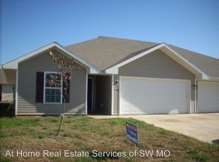 1149 S Clifton Ave, Springfield, MO 65802