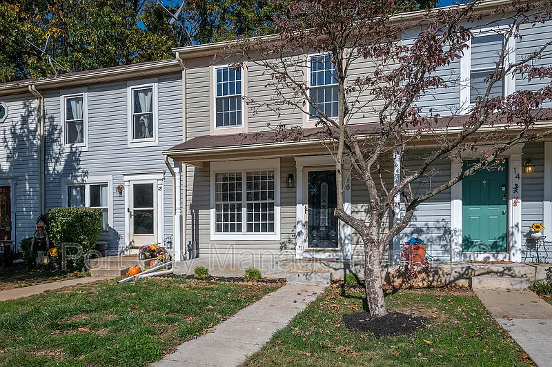 3 bed, 2.5 bath, 1188 sqft, $2,100 — Photo 2
