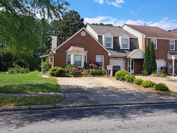 2nd image of 422 San Roman Dr