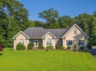 8 Mackady Ct, Westport, MA 02790
