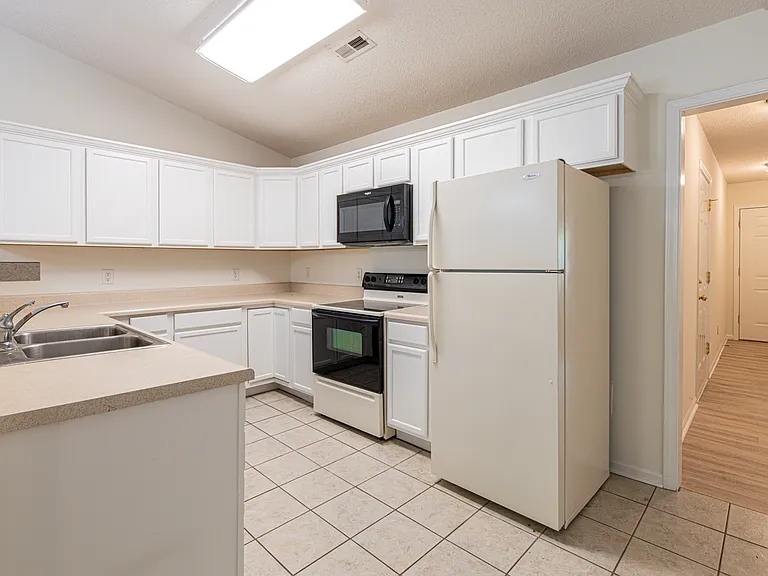 906 Mercer Dr #1 — Photo 7