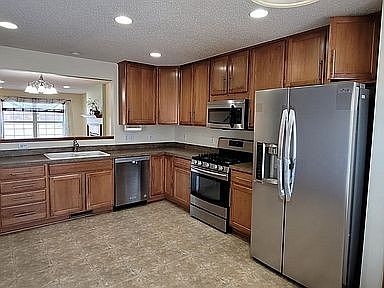 1st image of 15205 French Dr N