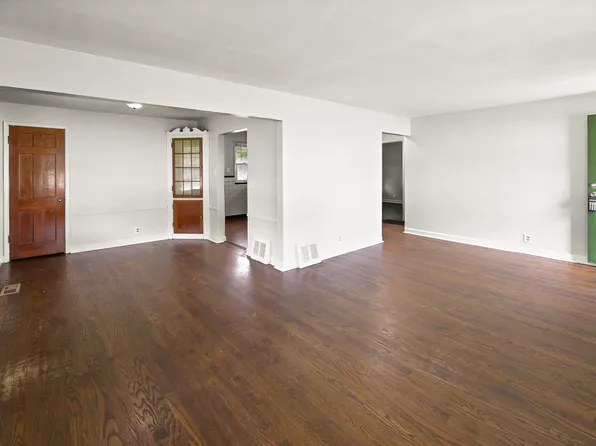 10139 Cabot Dr, Saint Louis, MO 63137