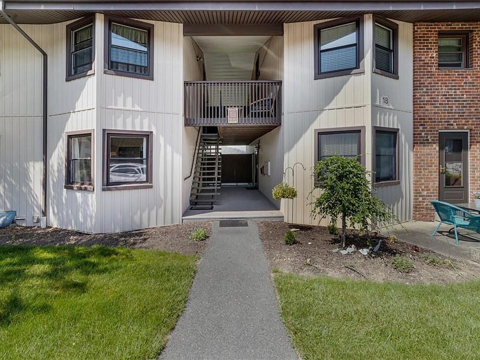 1st image of 18 Hastings Court #F