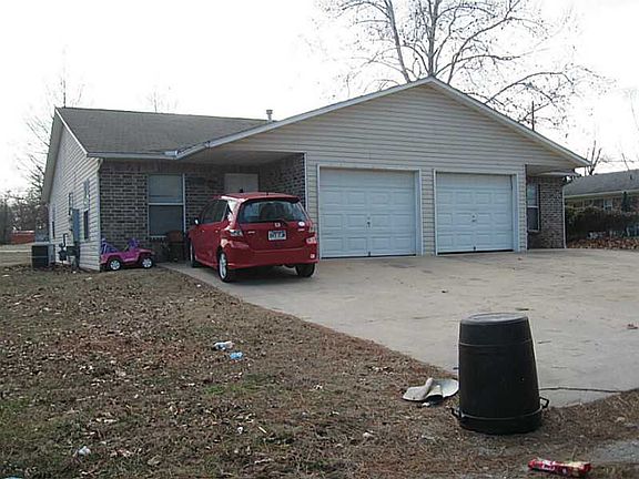 2nd image of 831 W Tulsa St #A