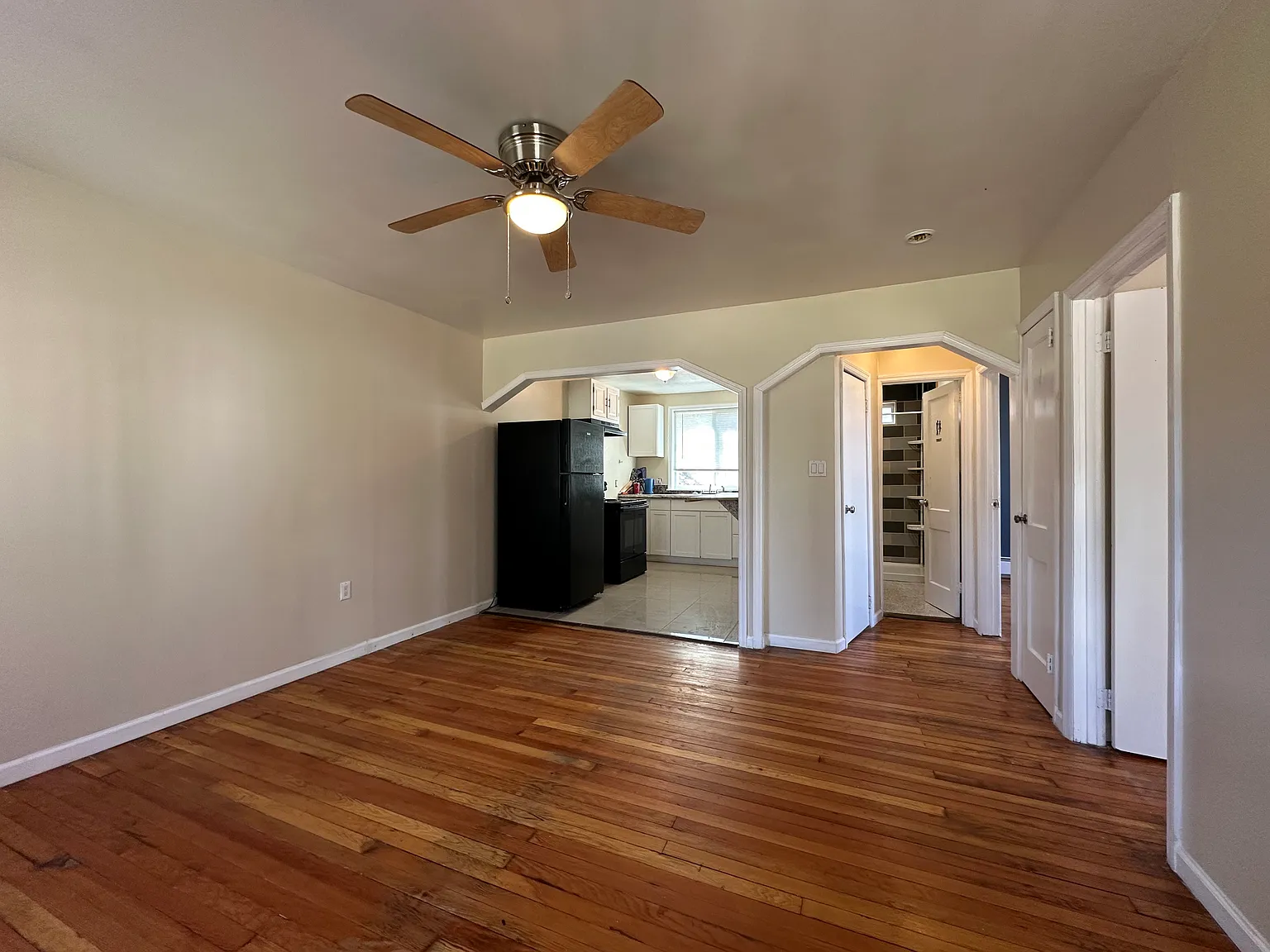 2 bed, $1,600 — Photo 2