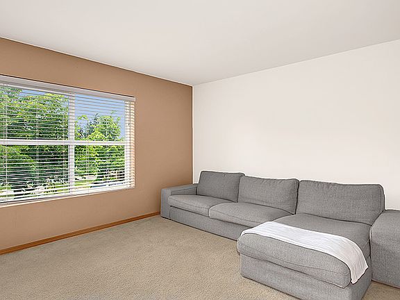 4th image of 1672 25th Pl NE Unit 203