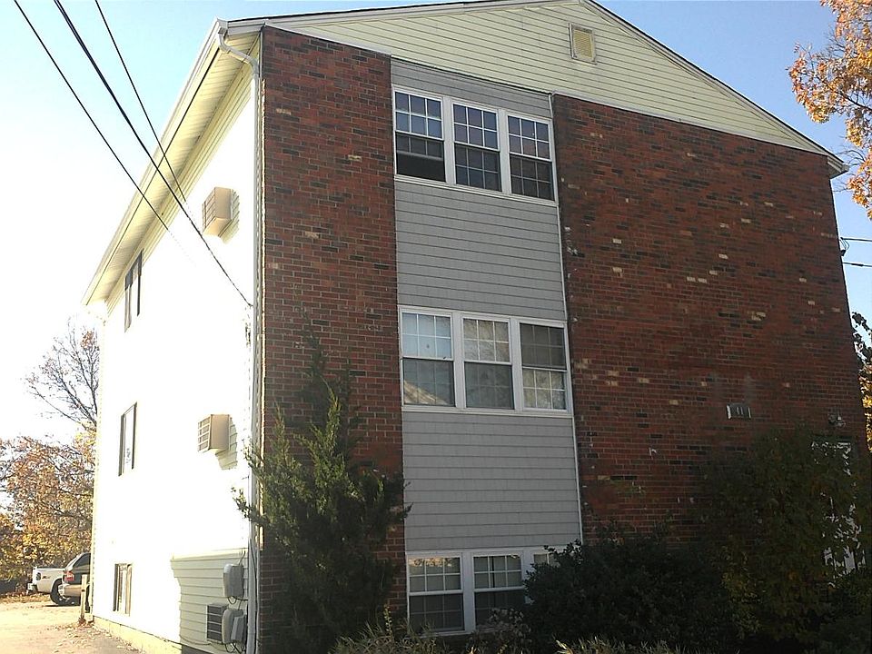 1st image of 45 Woodward Ave #2