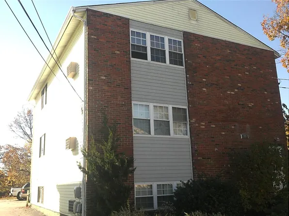 45 Woodward Ave #1, East Providence, RI 02914