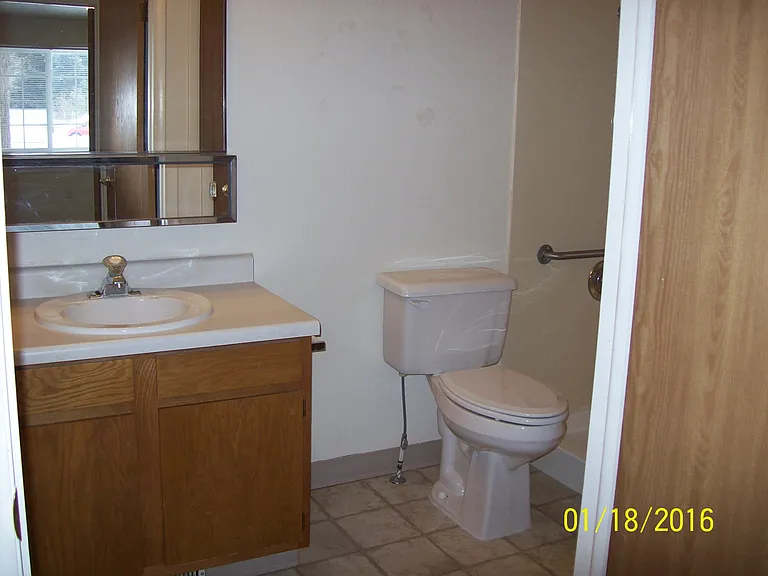 West Pine Apartments — Photo 9